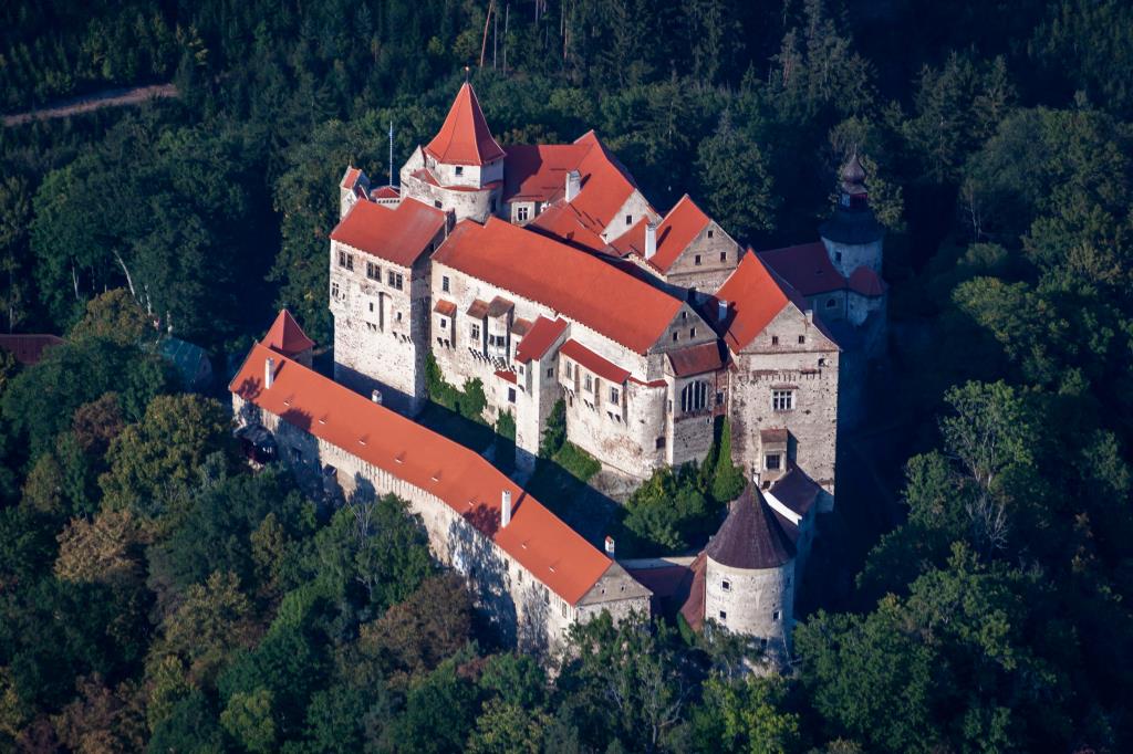 Hrady